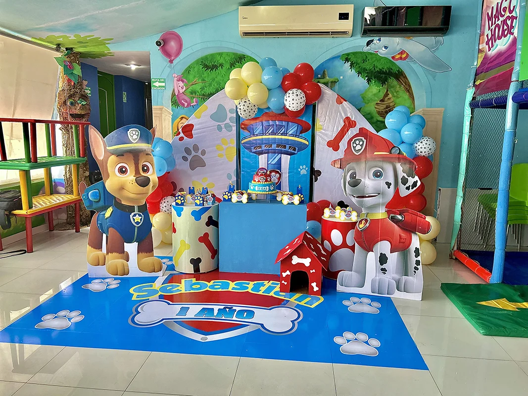 Mesa principal decorada